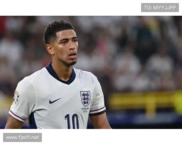 贝林厄姆选择德甲跳板的决策解析：年轻中场为何落脚多特