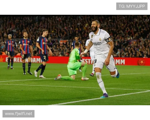 本泽马35岁高龄巅峰期的统治力有多恐怖？